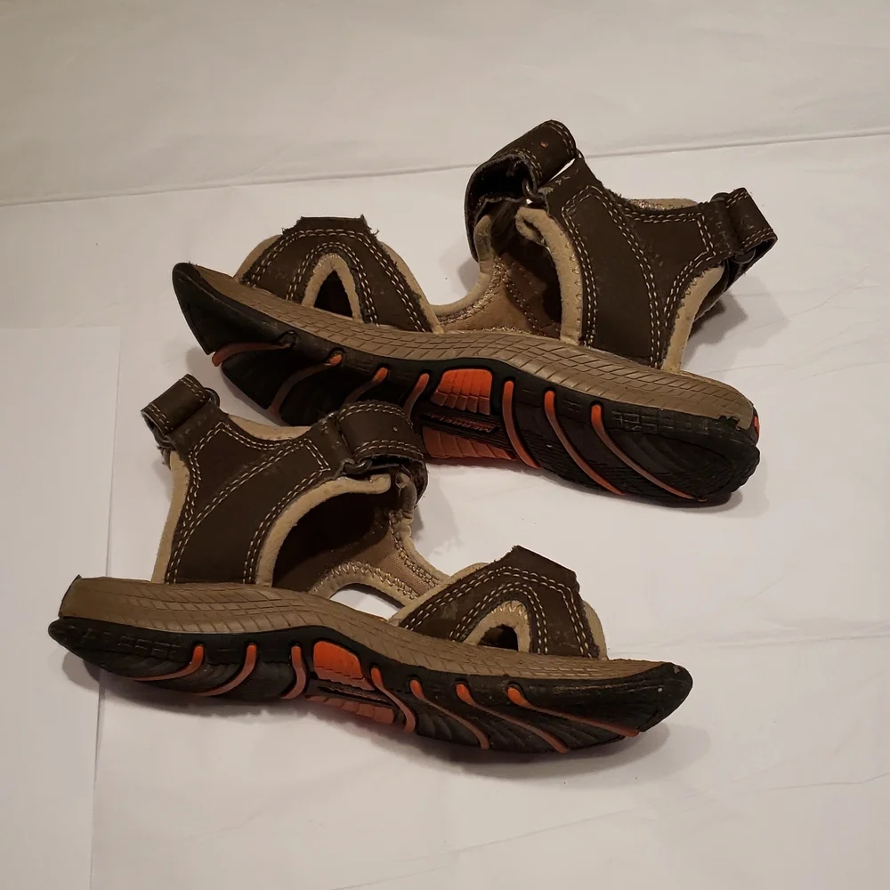 Merrell Sandals Water Leather Upper Hiking Active Sporty Kids 11 EUC